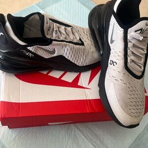 Like new big boy Air Max 270 SE (GS) black/white
